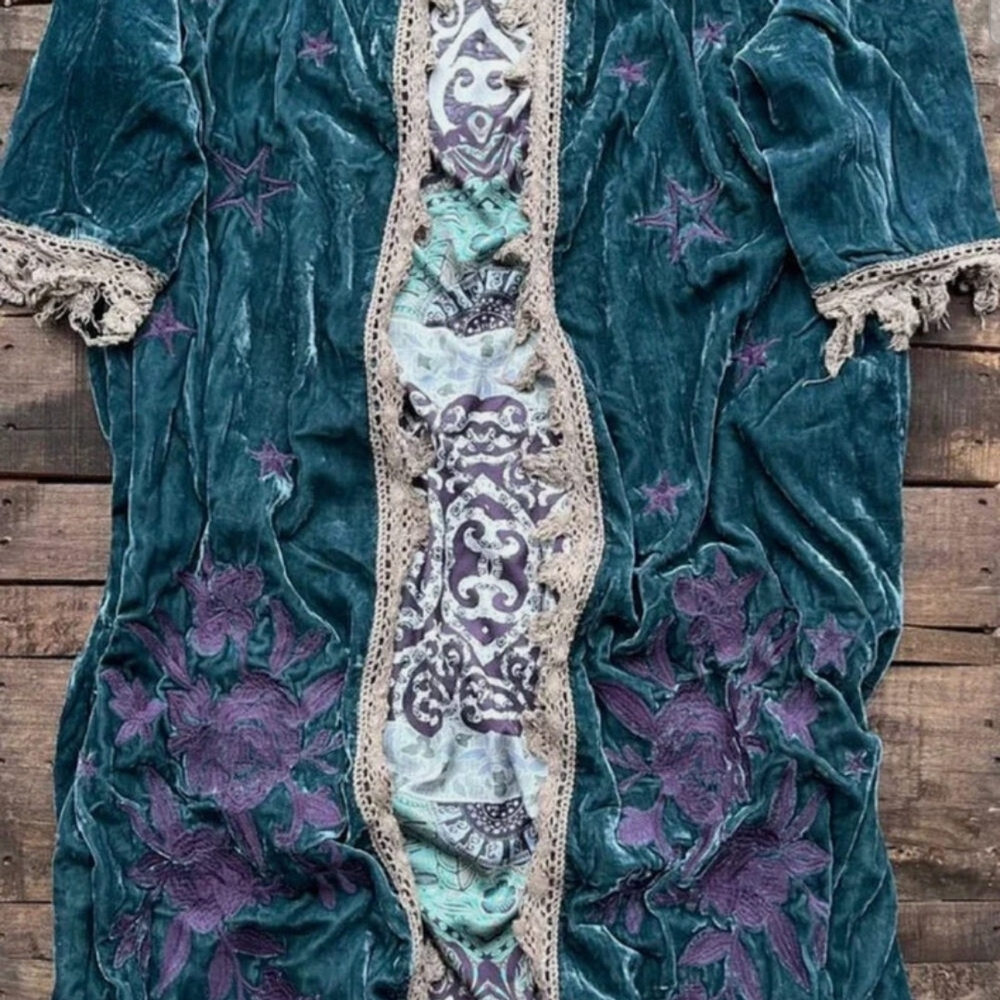 Velvet Embroidered Kimono
